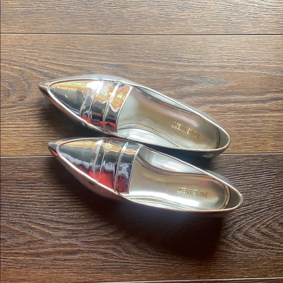 nine west silver flats